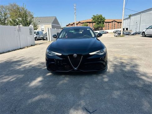 Used 2017 Alfa Romeo Giulia Ti w/ TI 19" Sport Package image 32