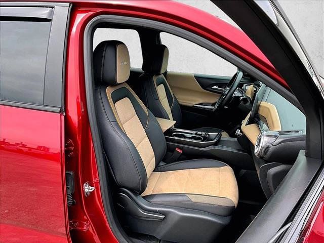 Used 2026 Chevrolet Equinox ACTIV FWD image 9