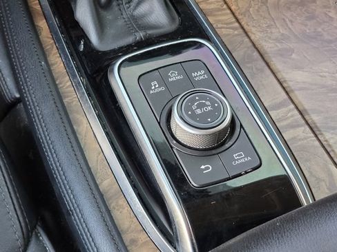 Used 2021 Nissan Armada SL w/ Captain's Chairs Package RWD image 29
