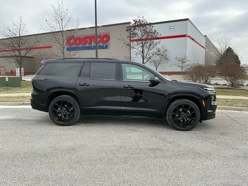 Used 2024 Chevrolet Traverse RS w/ LPO, Floor Liner Package image 8