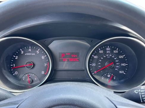 Used 2016 Kia Sedona LX w/ LX Convenience Package image 26