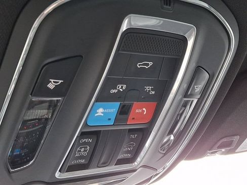 Used 2023 Jeep Grand Cherokee L Laredo AWD/4WD image 25