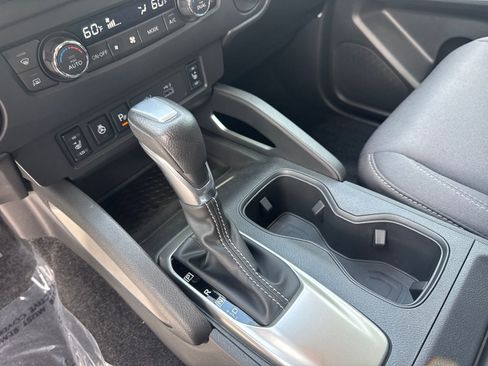 Certified 2025 Nissan Frontier SV w/ SV Convenience Package RWD image 22