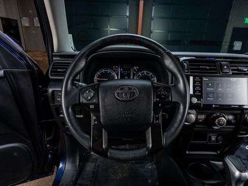 Used 2020 Toyota 4Runner TRD Off-Road Premium AWD/4WD image 16