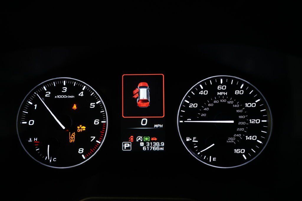 Used 2020 Subaru Outback Touring AWD/4WD image 2