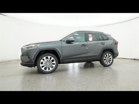 Used 2025 Toyota RAV4 XLE Premium image 59