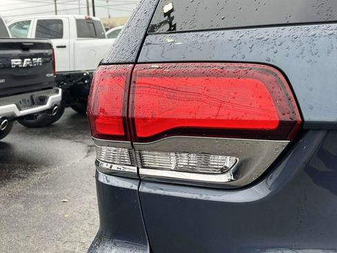 Used 2021 Jeep Grand Cherokee Limited image 10