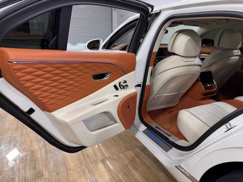 Used 2020 Bentley Flying Spur W12 AWD/4WD image 16