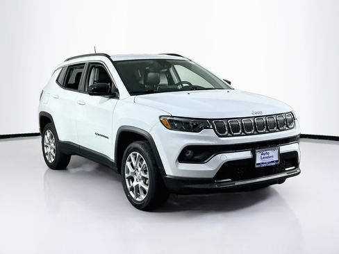 Used 2022 Jeep Compass Latitude AWD/4WD image 3