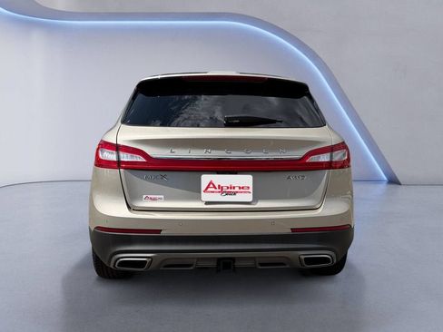 Used 2017 Lincoln MKX Reserve w/ Driver Assistance Package AWD/4WD image 4
