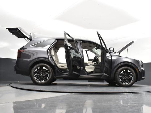 New 2026 Kia Sorento S w/ S Panoramic Sunroof Package image 21