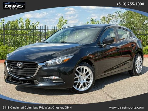 Used 2018 MAZDA MAZDA3 Touring FWD image 1
