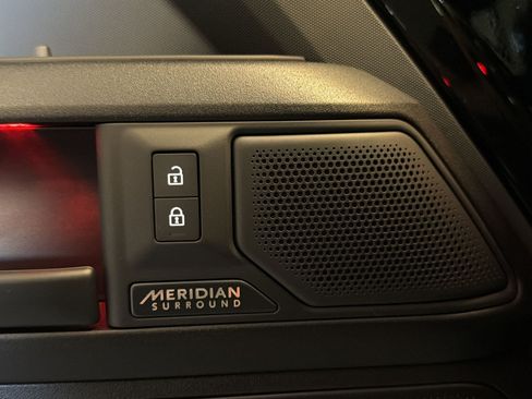 New 2026 Land Rover Defender 110 OCTA AWD/4WD image 27