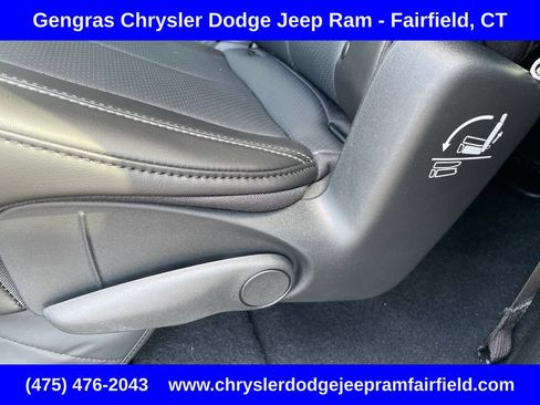 Certified 2024 Chrysler Pacifica Touring-L w/ S Appearance Package AWD/4WD image 47