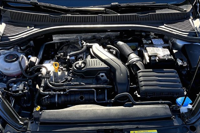 Used 2025 Volkswagen Jetta SE FWD image 29