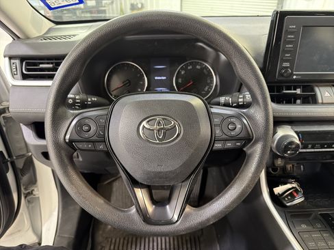 Used 2021 Toyota RAV4 XLE image 15