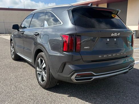 Used 2022 Kia Sorento EX w/ Panoramic Sunroof Package image 5