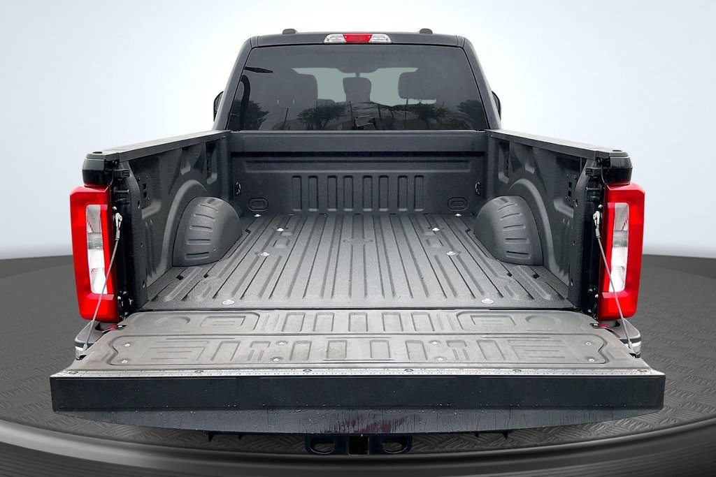 Used 2024 Ford F250 XLT AWD/4WD image 9