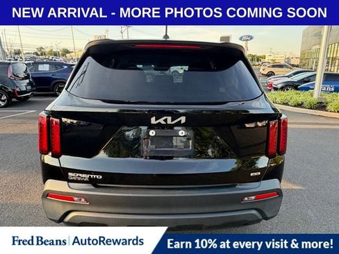 Used 2023 Kia Sorento LX AWD/4WD image 6