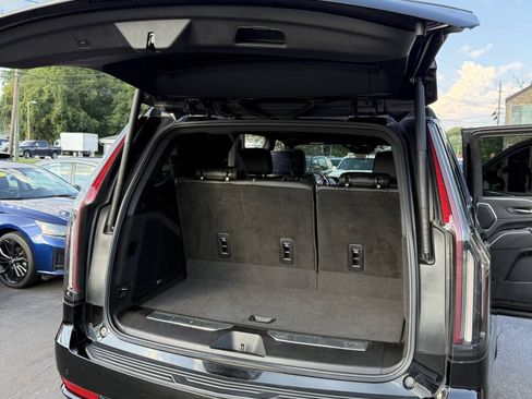 Used 2023 Cadillac Escalade Sport AWD/4WD image 16