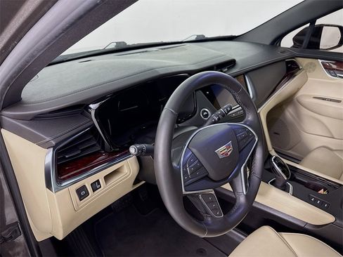 Used 2019 Cadillac XT5 Premium Luxury image 4