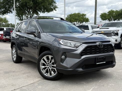 Used 2019 Toyota RAV4 XLE Premium image 2