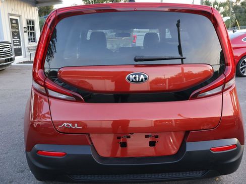 Used 2021 Kia Soul LX FWD image 8