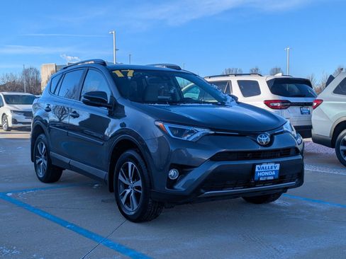 Used 2017 Toyota RAV4 XLE image 4