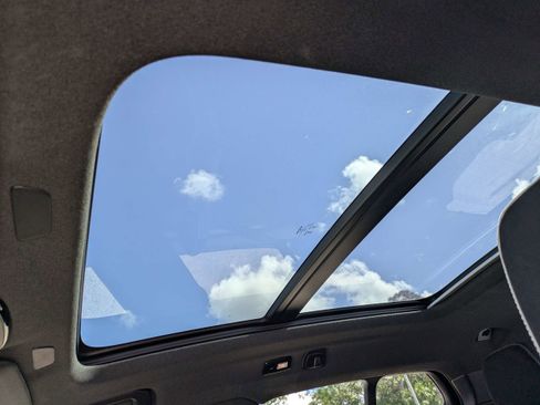 Certified 2024 Volvo XC40 Recharge Plus w/ Protection Package Premier image 21