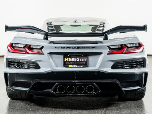 Used 2025 Chevrolet Corvette Z06 image 11