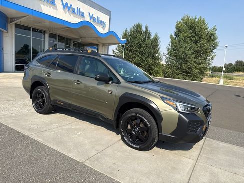 Used 2025 Subaru Outback Wilderness AWD/4WD image 2