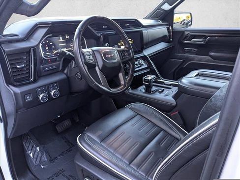 Used 2022 GMC Sierra 1500 AT4X image 9