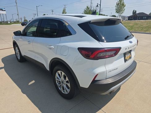 Used 2023 Ford Escape Active AWD/4WD image 3