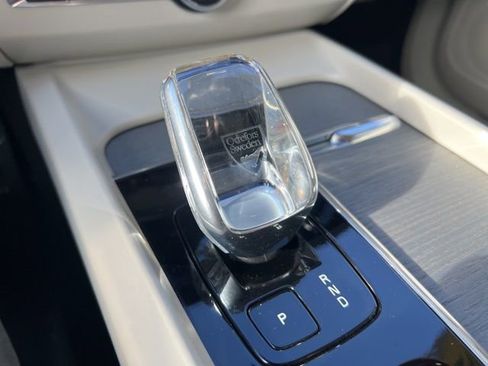 Certified 2023 Volvo XC60 T8 Ultimate w/ Protection Package Premier image 37