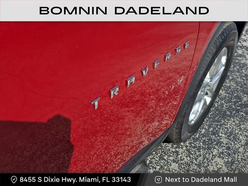 Used 2021 Chevrolet Traverse LT image 10
