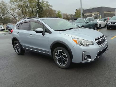 Used 2016 Subaru Crosstrek 2.0i Limited w/ Popular Package #2 AWD/4WD image 2