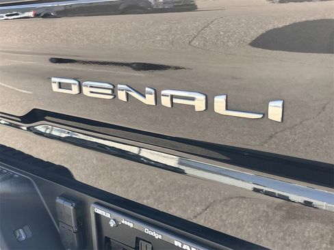 Used 2024 GMC Sierra 3500 Denali Ultimate image 9