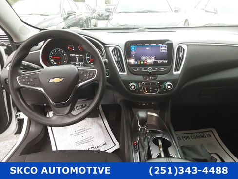 Used 2021 Chevrolet Malibu LT image 15