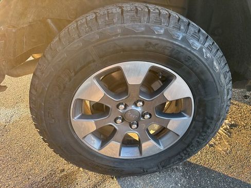 Used 2019 Jeep Wrangler Unlimited Sahara w/ Cold Weather Group image 12