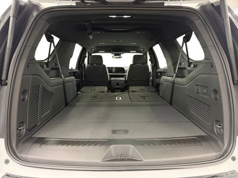 New 2026 Chevrolet Suburban LT w/ Comfort Package AWD/4WD image 28