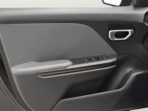 Used 2025 Kia K4 image 22