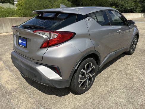Used 2018 Toyota C-HR XLE FWD image 4