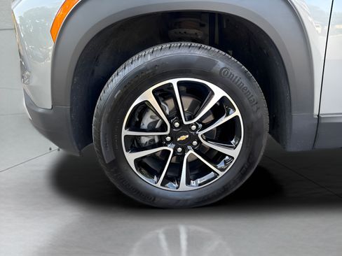 Used 2024 Chevrolet TrailBlazer LT AWD/4WD image 4