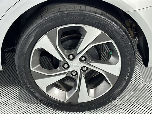 Used 2019 Chevrolet Sonic Premier FWD image 10