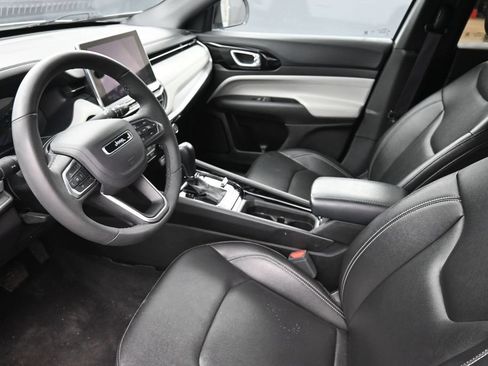Used 2025 Jeep Compass Limited AWD/4WD image 19