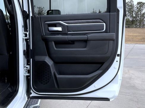 Used 2024 RAM 2500 Big Horn image 18