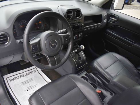 Used 2014 Jeep Patriot High Altitude FWD image 11