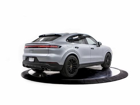 Used 2025 Porsche Cayenne S AWD/4WD image 7