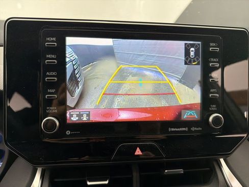 Used 2022 Toyota Venza XLE image 17