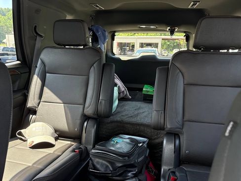 Used 2022 Chevrolet Tahoe High Country AWD/4WD image 9